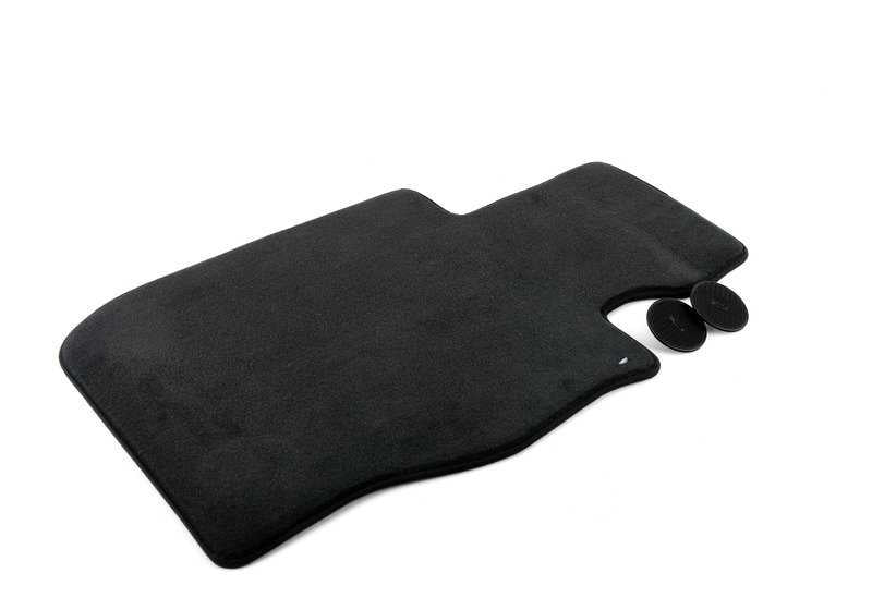 Alfombrilla de terciopelo lado conductor OEM 51477265496 para BMW E90, E91. Original BMW.