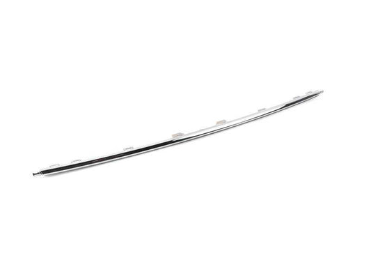 Moldagem central OEM do para -choque traseiro 51127369915 para BMW G11, G12. BMW original.