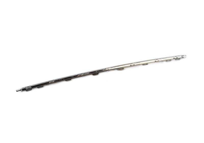 Moulage central pare-chocs arrière OEM 51127369915 pour BMW G11, G12. BMW d'origine.