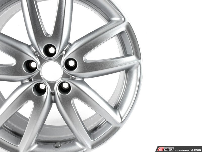 Cerchio in lega leggera 18" 8J ET57 Brightsilver (silver) OEM 36116856049 per MINI Clubman F54 (2014-2019), Clubman F54 LCI (2018-2024). Originale MINI.