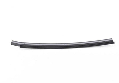 Embellecedor trasero derecho OEM 51348120104 para BMW E34. Original BMW.