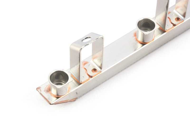 Tubo de inyección OEM 13537542541 para BMW E81, E82, E87, E87N, E88, E90, E90N, E91, E91N, E92, E92N, E93, E93N, E60, E60N, E61, E61N, F10, F11, F18, F18N, E63, E63N, E64, E64N, E65, E66, F01, F01N, F02, F02N, E84, E83N, F25, E70, E85, E86, E89. Ori