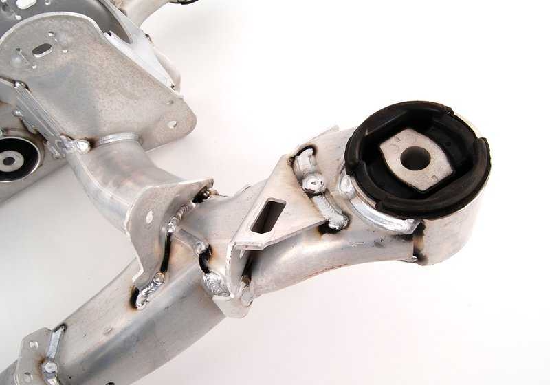 Subchasis trasero OEM 33311097248 para BMW E39. Original BMW.