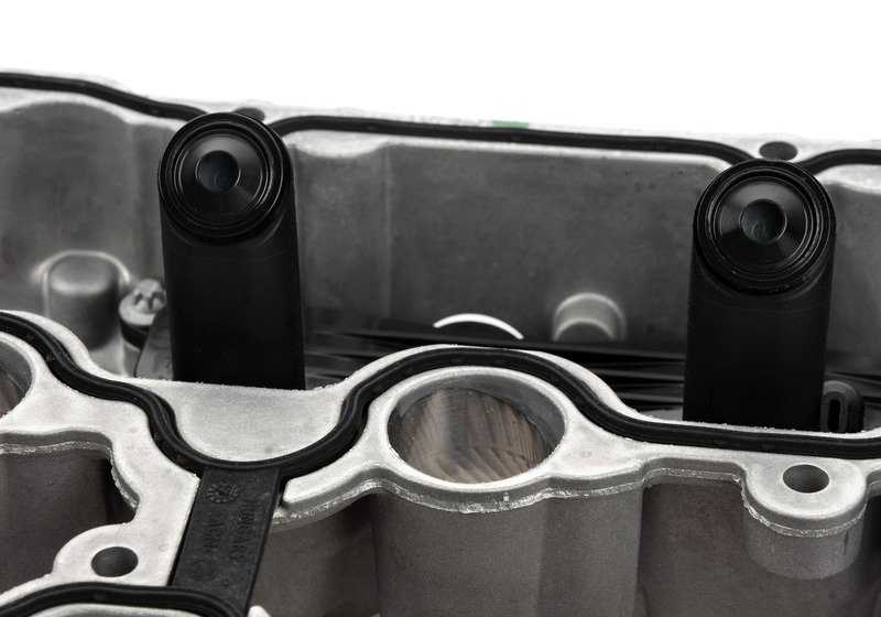 Cubierta de Culata para BMW F07, F10, F11, F12, F13, F01, F02, E70N, E71, E72 (OEM 11127588545). Original BMW