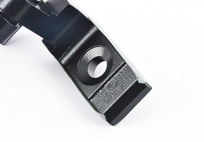 Bisagra puerta delantera inferior izquierda OEM 51817266675 para BMW i3 (I01). Original BMW.