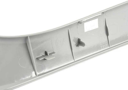 Panneau intérieur gauche de la porte arrière OEM 51497172129 pour BMW X5 E70, E70N. Couleur gris clair (himmelgrau). BMW d'origine.