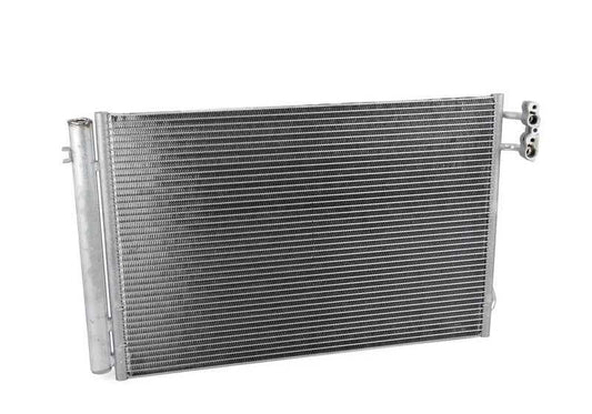 Condensador aire acondicionado con secador OEM 64539229022 para BMW E81, E82, E87, E88, E90, E91, E92, E93, E84, E89. Compatible con modelos 116i, entre otros. Recambio original BMW.