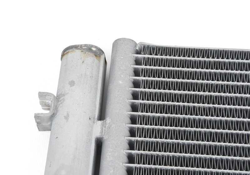 Condensador aire acondicionado con secador OEM 64539229022 para BMW E81, E82, E87, E88, E90, E91, E92, E93, E84, E89. Compatible con modelos 116i, entre otros. Recambio original BMW.