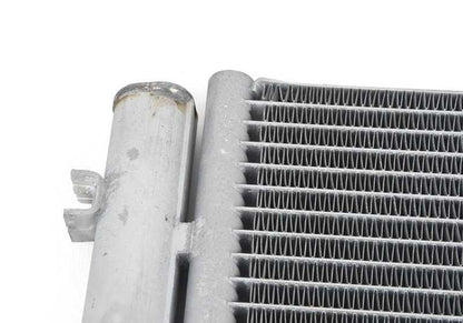 Condensador aire acondicionado con secador OEM 64539229022 para BMW E81, E82, E87, E88, E90, E91, E92, E93, E84, E89. Compatible con modelos 116i, entre otros. Recambio original BMW.