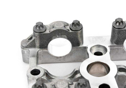 Carcasa de distribución OEM 11317797511 para BMW E81, E82, E87, E88, F20, F21, F22, E90, E91, E92, E93, F30, F31, F34, F32, F33, F36, E60, E61, F07, F10, F11, E84, E83, F25, F15 y MINI R55, R56, R57, R58, R59, R60, R61. Original BMW y MINI.