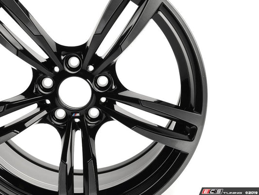 Jante de liga leve 19" 9J ET29 Jet Black bicolor (M raios duplos estilo 437) OEM 36112284550 para BMW M2 F87, M3 F80, M4 F82/F83... e muito mais. Originais BMW.