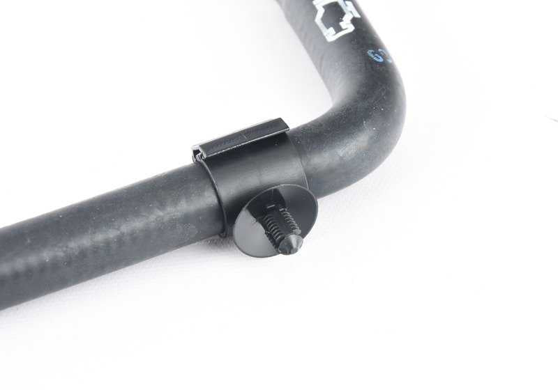 Tubo de conexión culata OEM 17128616555 para BMW F20, F21, F22, F23, F30, F31, F34, F32, F33, F36. Pieza del sistema de refrigeración. Original BMW.