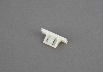 Clip sujeción tapizado techo OEM 51447139333 para BMW E61, F07, F10, F11, F18, F01, F02, F04. Original BMW.