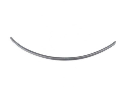 Protector de canto OEM 51711830804 para BMW E12. Compatible con todos los modelos: 518, 518i, 518 A, etc. desde 1974 hasta 1981. Pieza original BMW. Ideal para proteger bordes de carrocería.