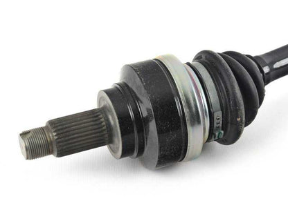 Eixo de saída esquerdo para BMW Série 1 F20, F20N, F21, F21N, Série 2 F22, F22N, F23, F23N, Série 3 F30, F30N, F31, F31N, F34, F34N, Série 4 F32, F32N, F33, F33N, F36, F36N (OEM 33208680347). BMW originais.