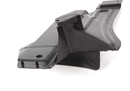 Extensión izquierda de cubre bajos OEM 51717116911 para BMW E90, E90N, E91, E91N. Original BMW.