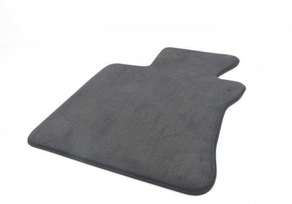 Juego de alfombrillas de terciopelo OEM 51477316500 para BMW E88. Original BMW.