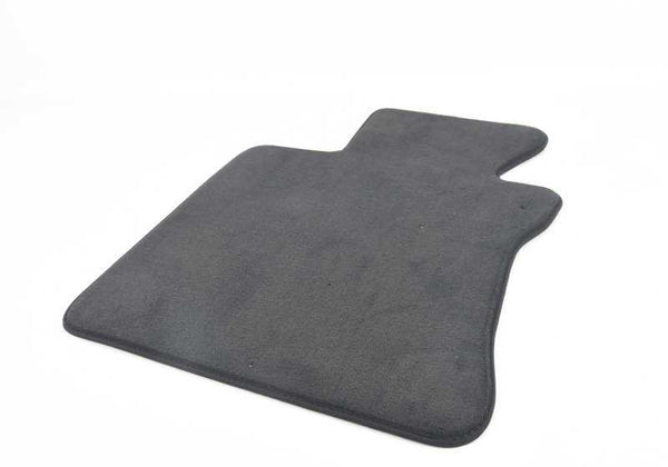 Juego de alfombrillas de terciopelo OEM 51477316500 para BMW E88. Original BMW.