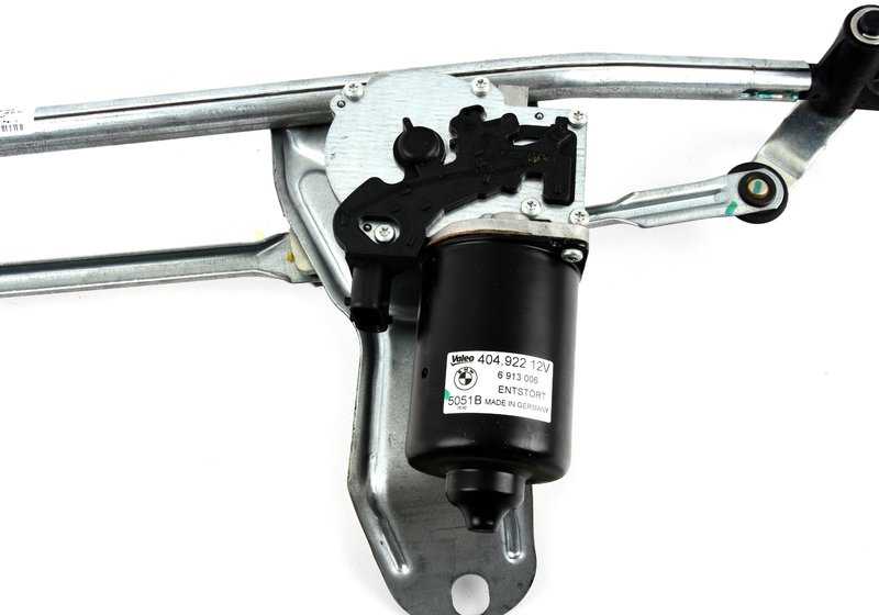 Parabrezza del parabrezza frontale con OEM 61617111535 voci per BMW X5 E53 (tutte le versioni 3.0d e 3.0i 2000-2006). BMW di riserva originale.