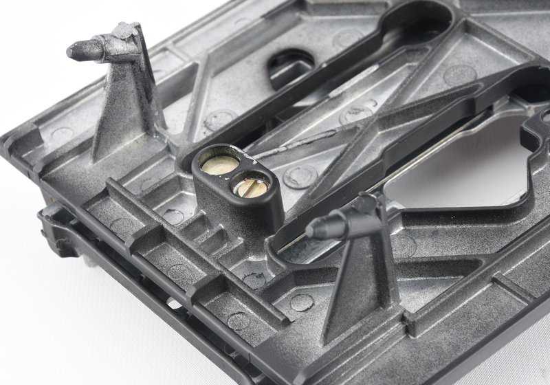 Zentrales Telefonschieber für BMW E39 (OEM 51168213874). Original BMW.