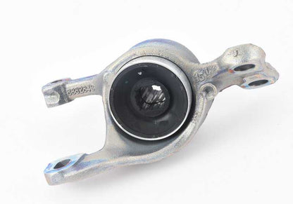 Soporte brazo de suspensión delantero izquierdo con silentblock OEM 31128831645 para BMW F40, F44, F45, F46, F48, F39, F55, F56, F57, F54, F60. Original BMW.