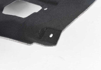 Protector paso de rueda delantero derecho OEM 51717328620 para BMW i8 I12 e I15. Compatible con modelos híbridos enchufables de tracción total de 2014 a 2020. Pieza original BMW.