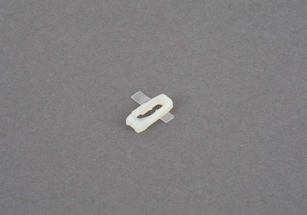 Clip de moldura OEM 51361857609 para BMW E21. Original BMW.