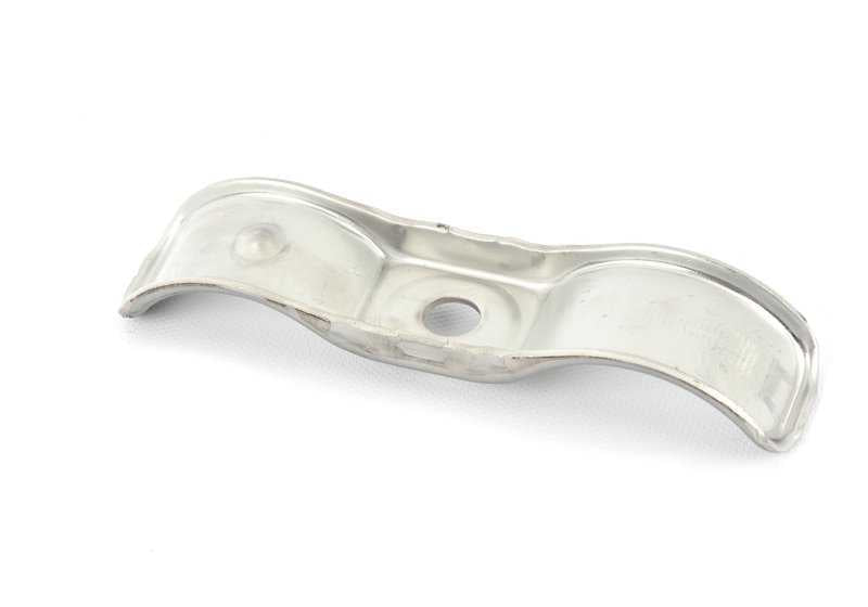 Abrazadera de escape inferior OEM 18207551219 para BMW E81, E82, E87, E88 (modelos 125i, 130i). Original BMW.