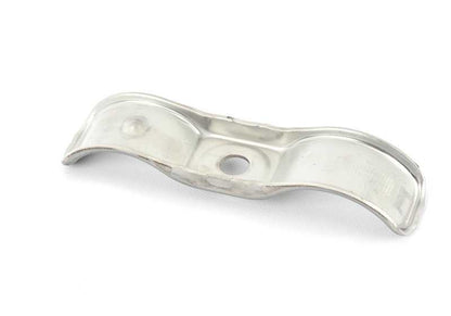 Abrazadera de escape inferior OEM 18207551219 para BMW E81, E82, E87, E88 (modelos 125i, 130i). Original BMW.