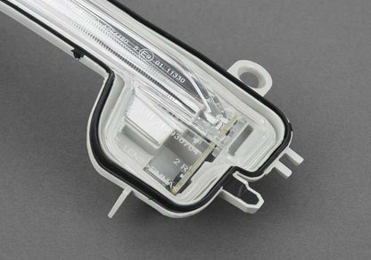 Intermitente adicional derecho para BMW F52, F45, F46, F48, F49 (OEM 63137377964). Original BMW.