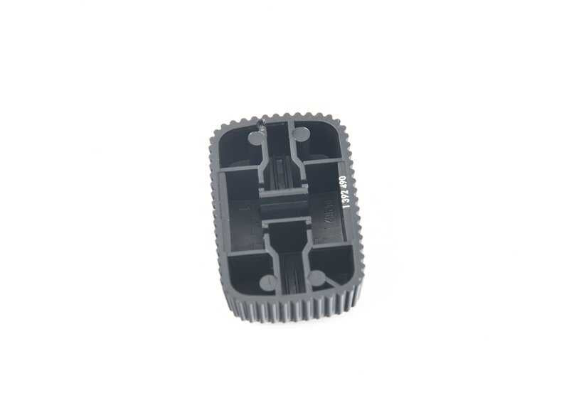 Botón ajuste asiento delantero OEM 61311392490 para BMW E31 {840Ci, 840i} con cambio manual y automático. Original BMW.