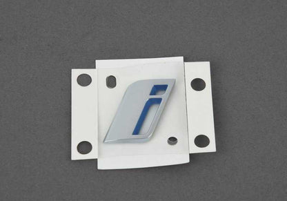 Emblema "I-Performance" para maletero derecho OEM 51147491146 para BMW Serie 5 G30 (530e y 530e xDrive). Original BMW.