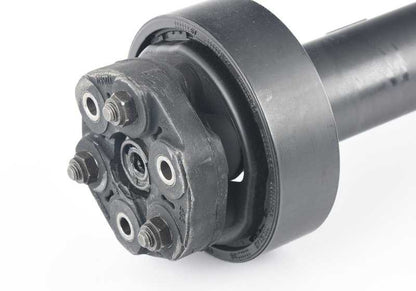 Árbol de transmisión para BMW E30 con cambio manual de 5 velocidades. OEM 26101226733. Original BMW.