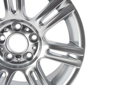 Llantas de aluminio M Doble Radio 194 OEM 36118036936 para BMW E90, E91, E92, E93. Llantas traseras de 17" originales BMW, diseño deportivo en plata. Compatibles con múltiples versiones Serie 3. Original BMW.