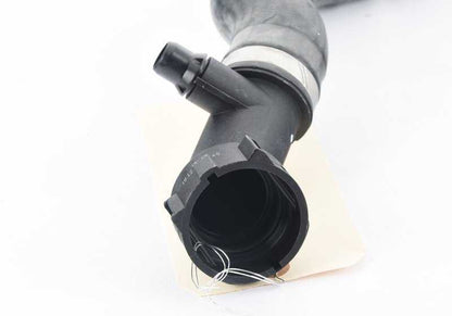 Tubo conector de refrigerante al termostato OEM 11537848370 para BMW X5 M F85 y X6 M F86. Original BMW.