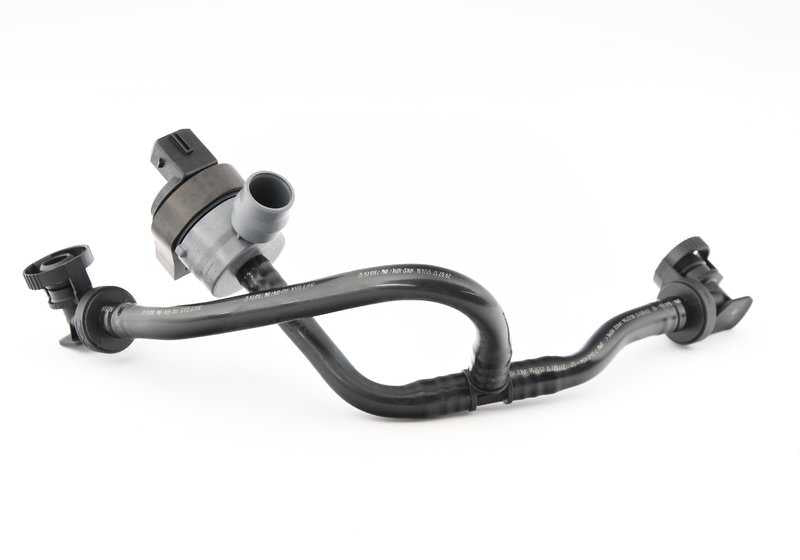 Válvula de ventilación del depósito con tubo OEM 13907848454 para BMW F87, F80, F82, F83. Original BMW.