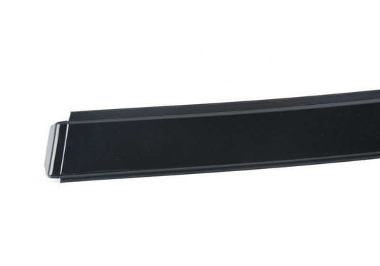 Links bemaltes Dachforming für die BMW 3 F80 -Serie (OEM 51138061443). Original BMW.