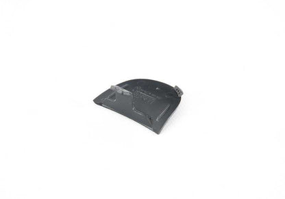Tapa embellecedora OEM 51127161661 para BMW E93, E93N. Pieza original BMW. Apta para cubrir fijaciones o elementos del paragolpes trasero.