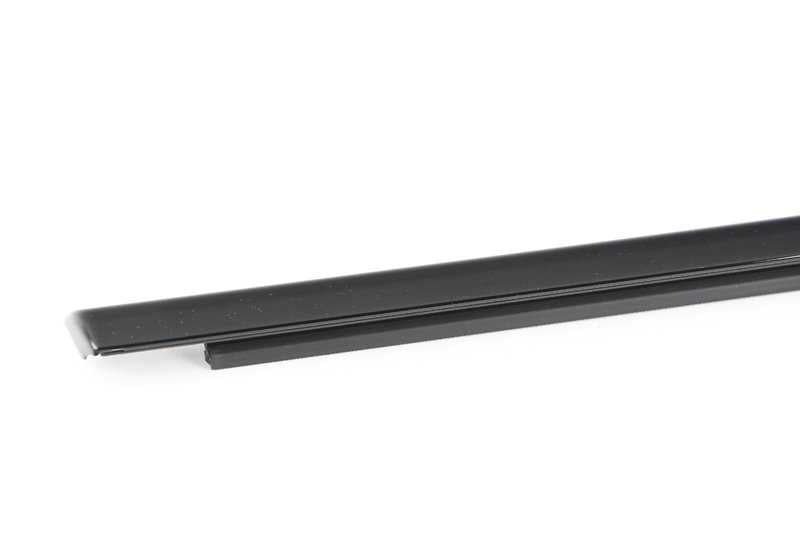 Tapa embellecedora exterior puerta delantera derecha OEM 51337209726 para BMW F10, F11. Original BMW.