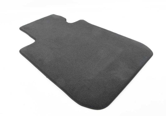 Alfombrilla de terciopelo conductor antracita OEM 51477265437 para BMW E81, E82, E88. Recambio original BMW.