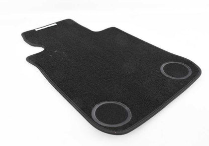 Alfombrilla de terciopelo conductor antracita OEM 51477265437 para BMW E81, E82, E88. Recambio original BMW.