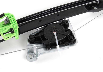 Alzacristales trasero izquierdo OEM 51357140589 para BMW E90, E90 LCI, E91, E91 LCI. Original BMW.