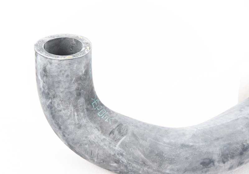 Tubo de refrigeración delantero OEM 64211369934 para BMW E24 628CSi y 633CSi. Compatible con modelos desde 1979 hasta 1987. Original BMW.