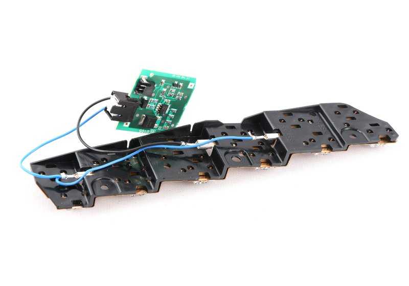Kit de reparación placa de circuito luz trasera derecha OEM 63216917094 para BMW E65, E66. Original BMW.