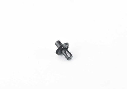 Clip sujeción OEM 07147245545 para BMW F30, F34, F80, F25, F26. Uso común en insonorización del compartimento motor. Compatible con múltiples versiones de 316d, 316i. Original BMW.