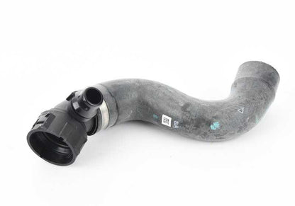 Manguera de refrigerante motor OEM 17128602665 para BMW G30, G11, G12, G15. Compatible con modelos M550i, 750i, 750Li, M850i xDrive. Original BMW.