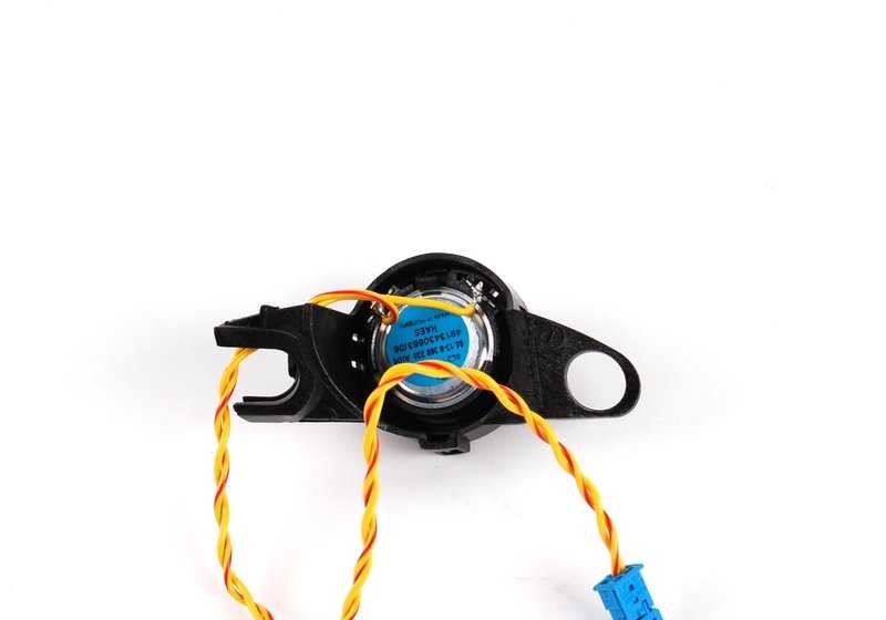 HIFI AGUTE OEM 65138368235 OUSTRANTE PARA BMW E46. BMW original sobressalente.