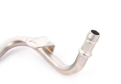 Tubería refrigeración OEM 11537589097 para BMW X5 E70 y X6 E71 con motor S63. Apta para cilindros 1-4. Original BMW.