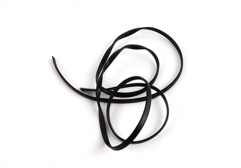 Junta embellecedora OEM 54129734126 para BMW E12 (todos los modelos compatibles). Original BMW.