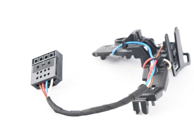 Porta lámparas piloto trasero derecho maletero OEM 63217366070 para BMW F32, F33, F36, F82, F83. Original BMW.